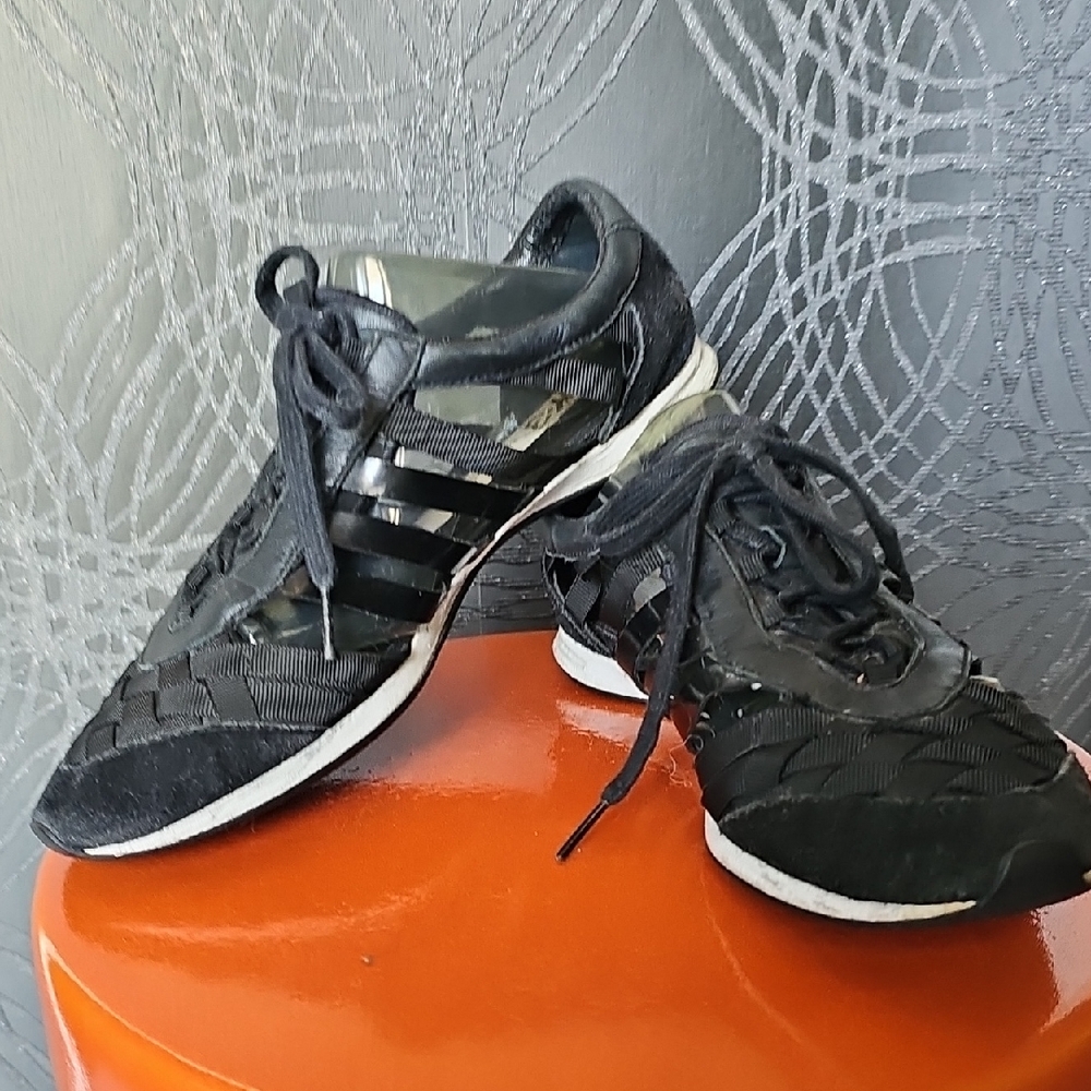 Y-3 Yohji Yamamoto Black Adidas Sneakers Suede & Cutout Design. UK 6/US8
